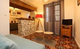 Studio du Charme Médiéval ConciergerieDameCarcas